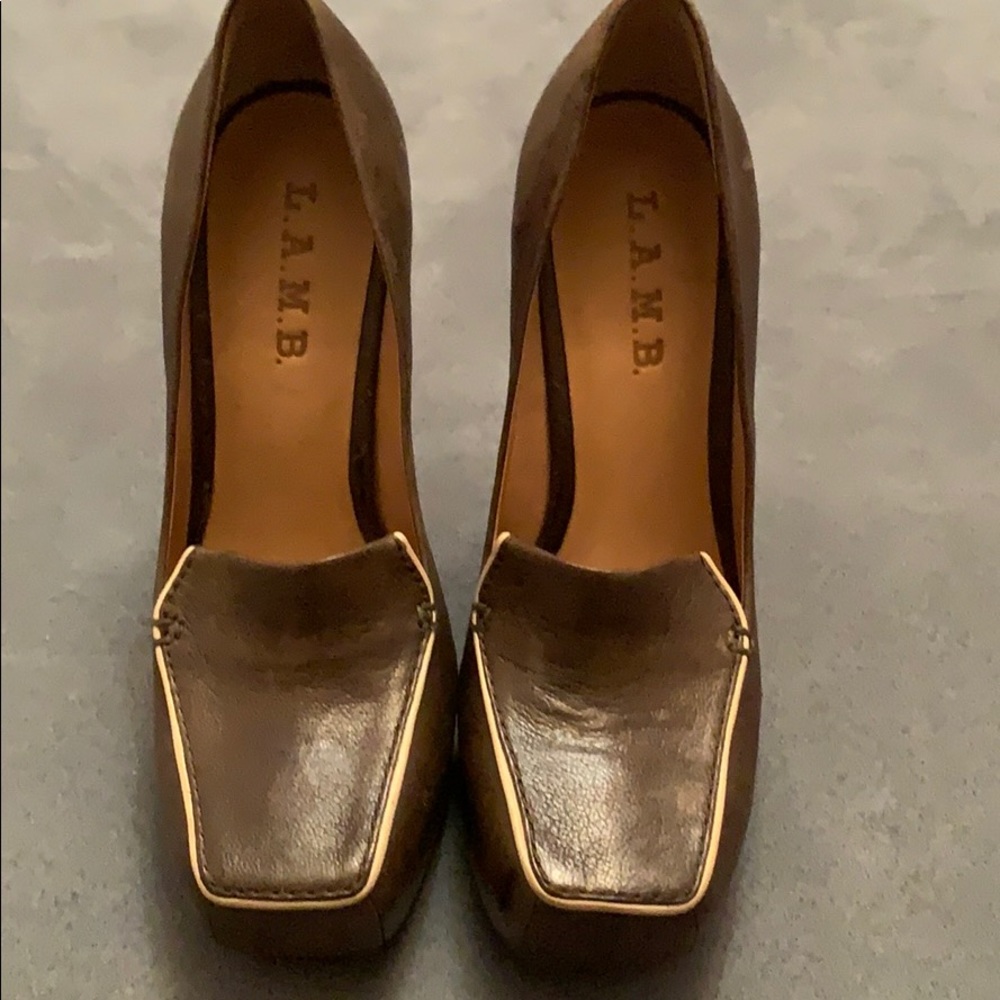 Square toe heel